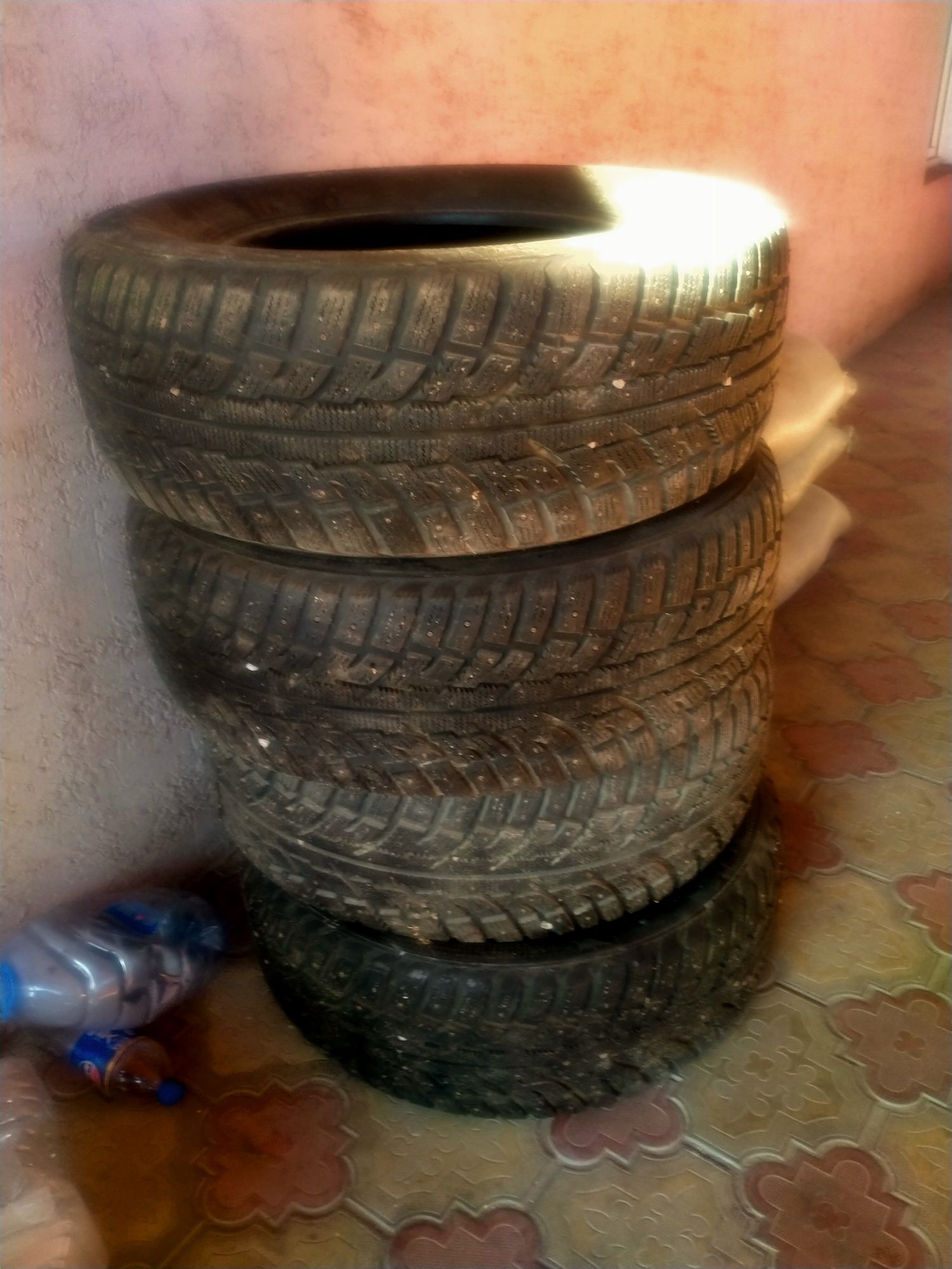 Продам корейскую зимнюю шифрованную резину KUMHO