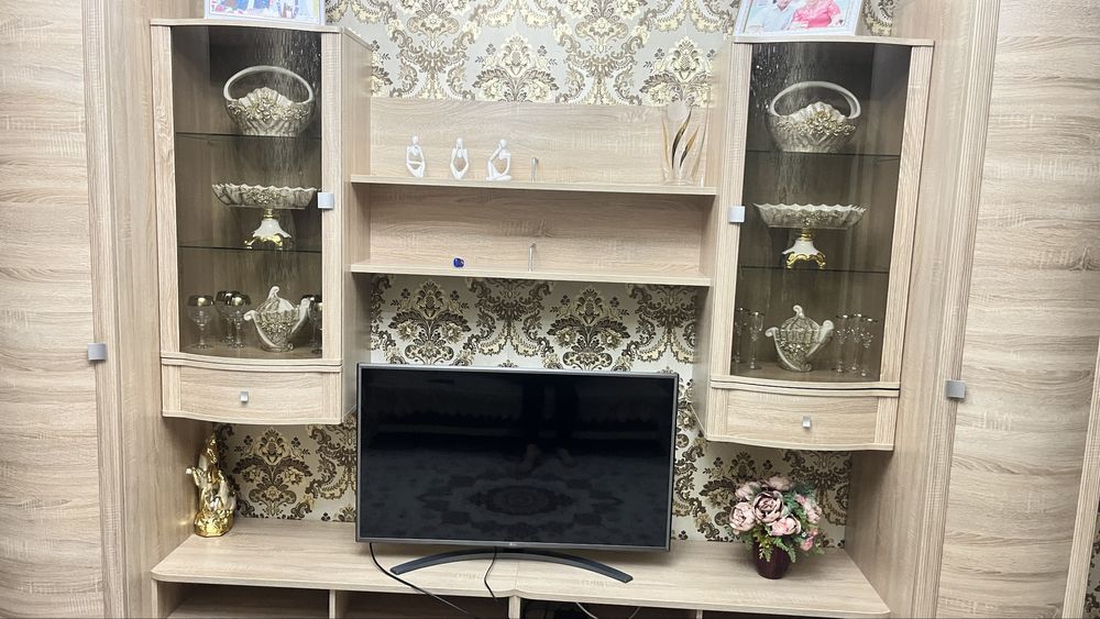 Продаеться сервант