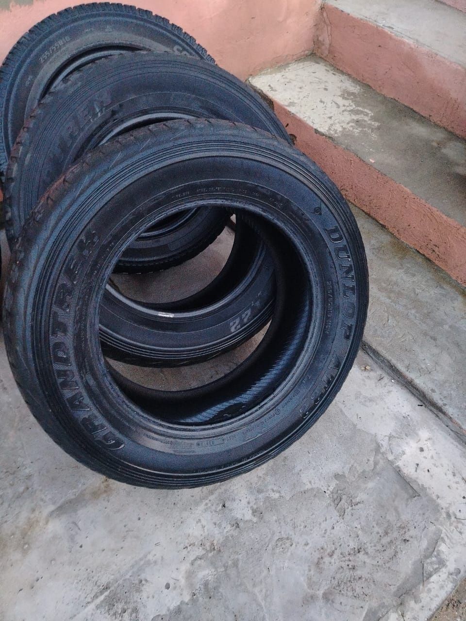 Продам шины размер 265/60,R18
