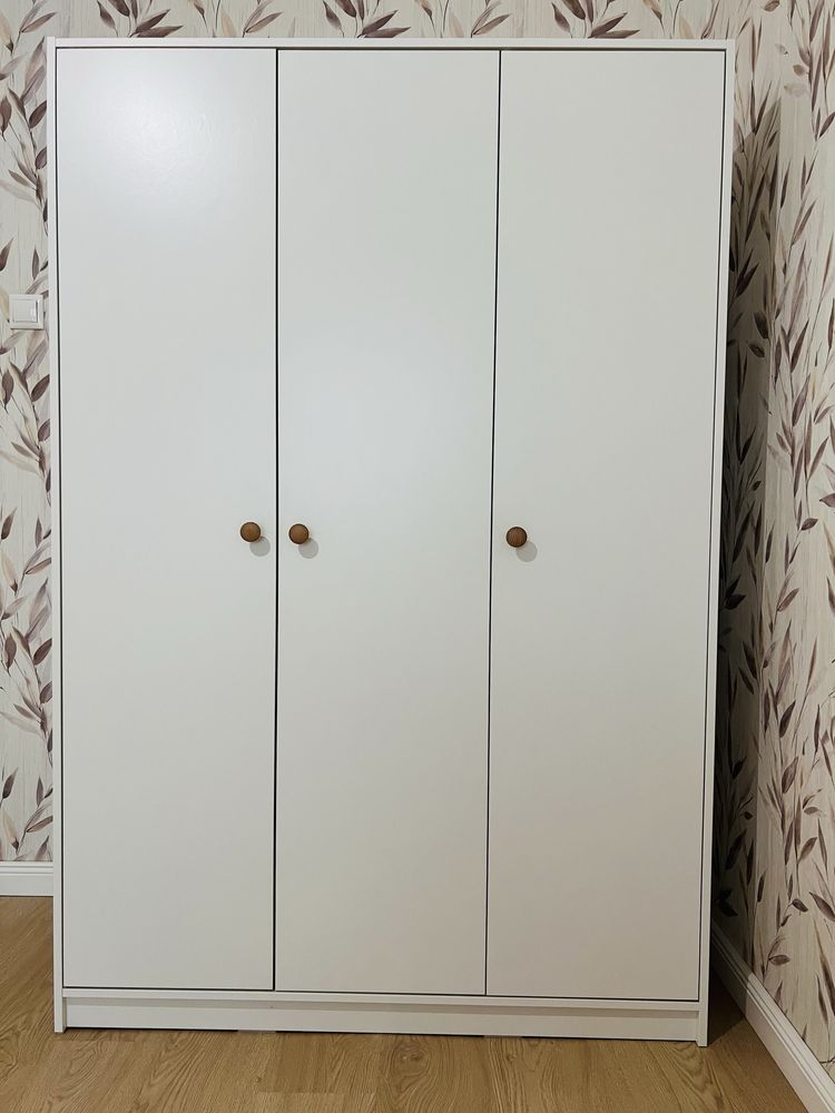 Шкаф для одежды IKEA Клеппстад