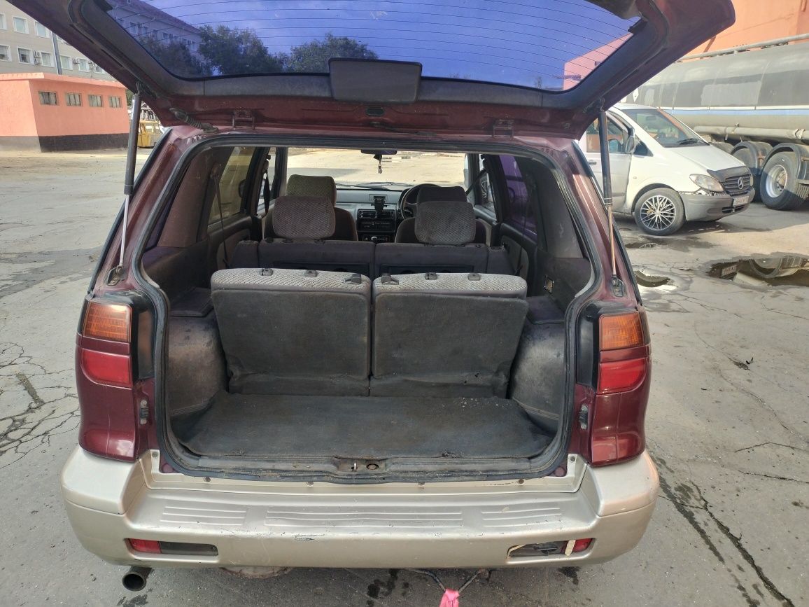 Mitsubishi Chariot