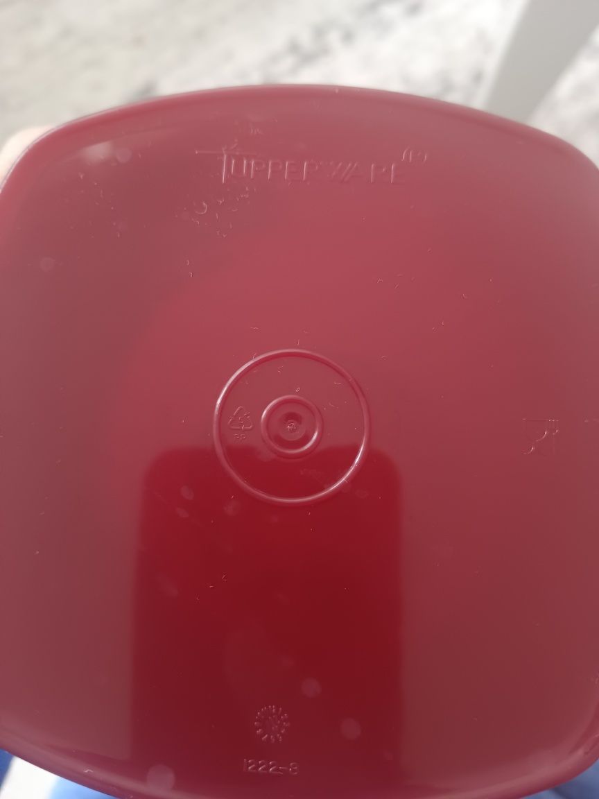 Посуда Tupperware.