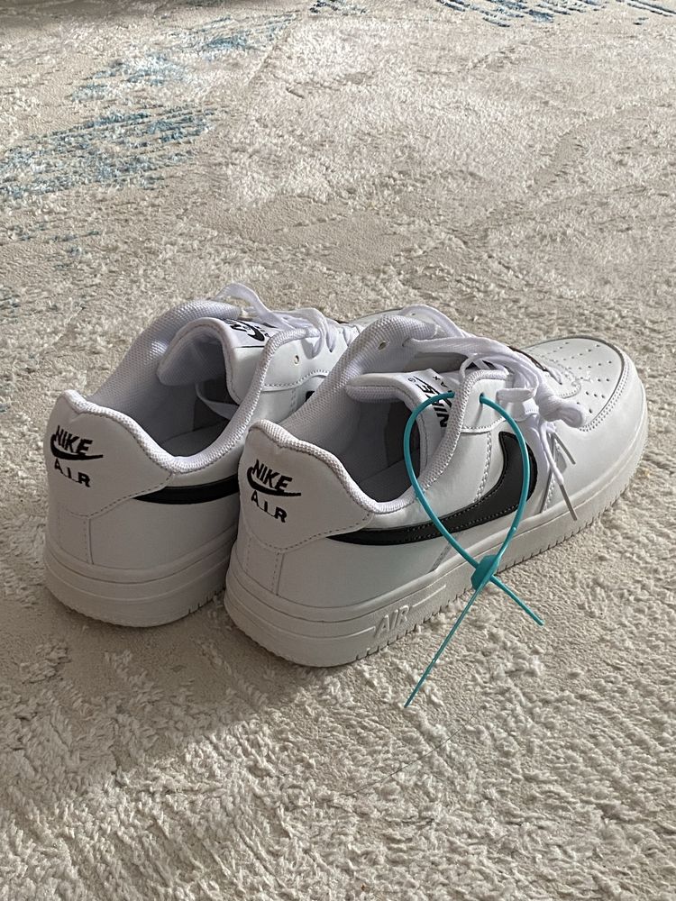 Кроссовки Nike 41 размера
