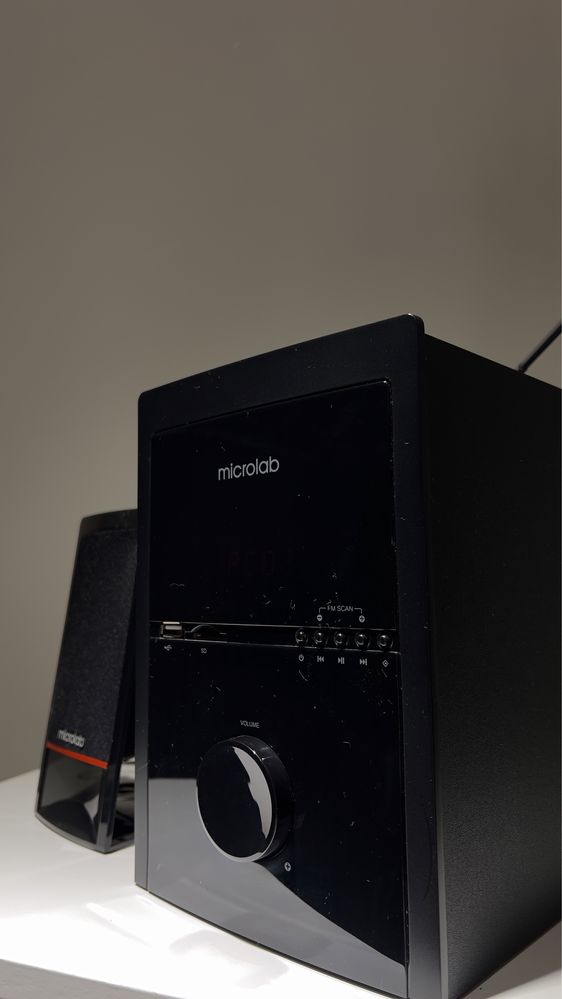 Компьютерные колонки Microlab M-700U, User Manual
