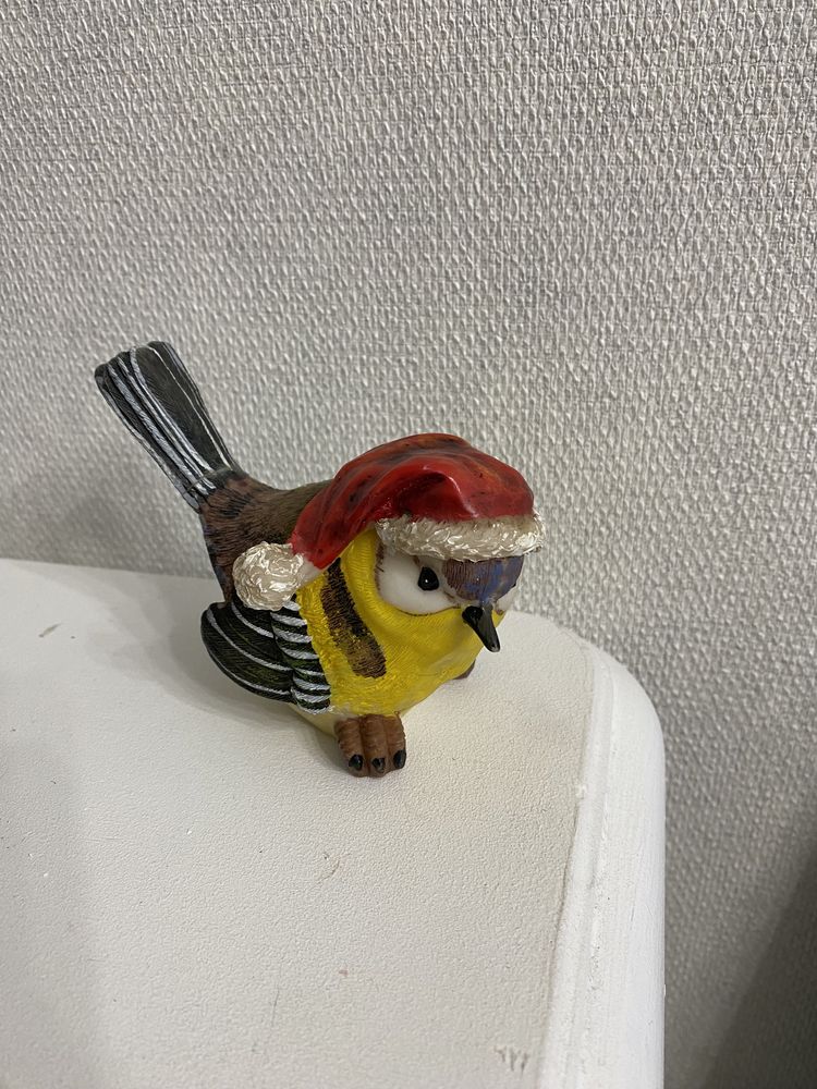 Статуэтка синицы