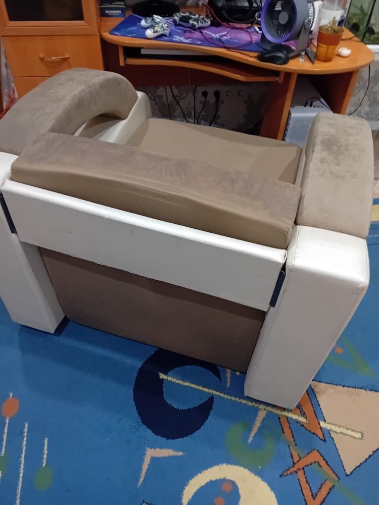 Диван кровать продаю срочно