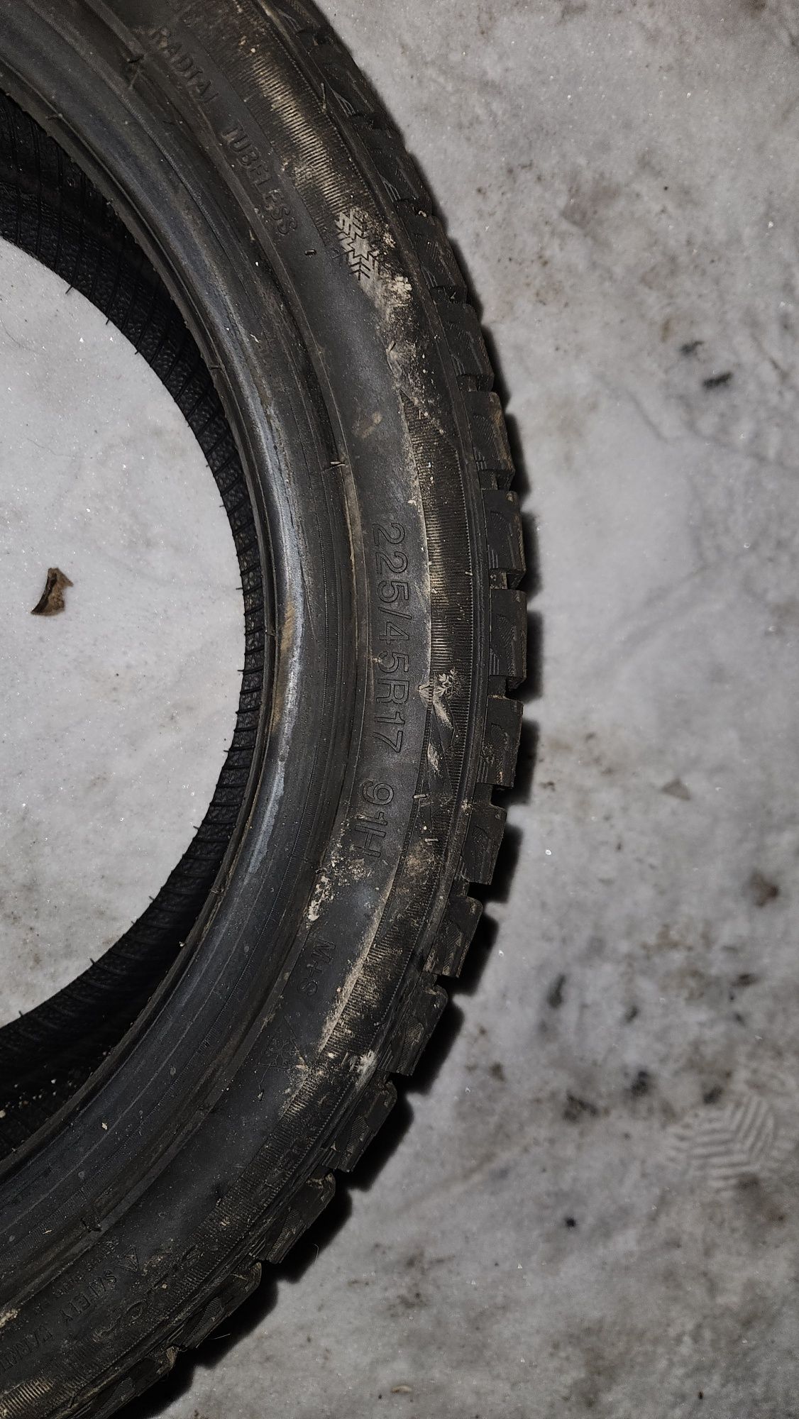 Покрышка R17 размер 225/45 R17