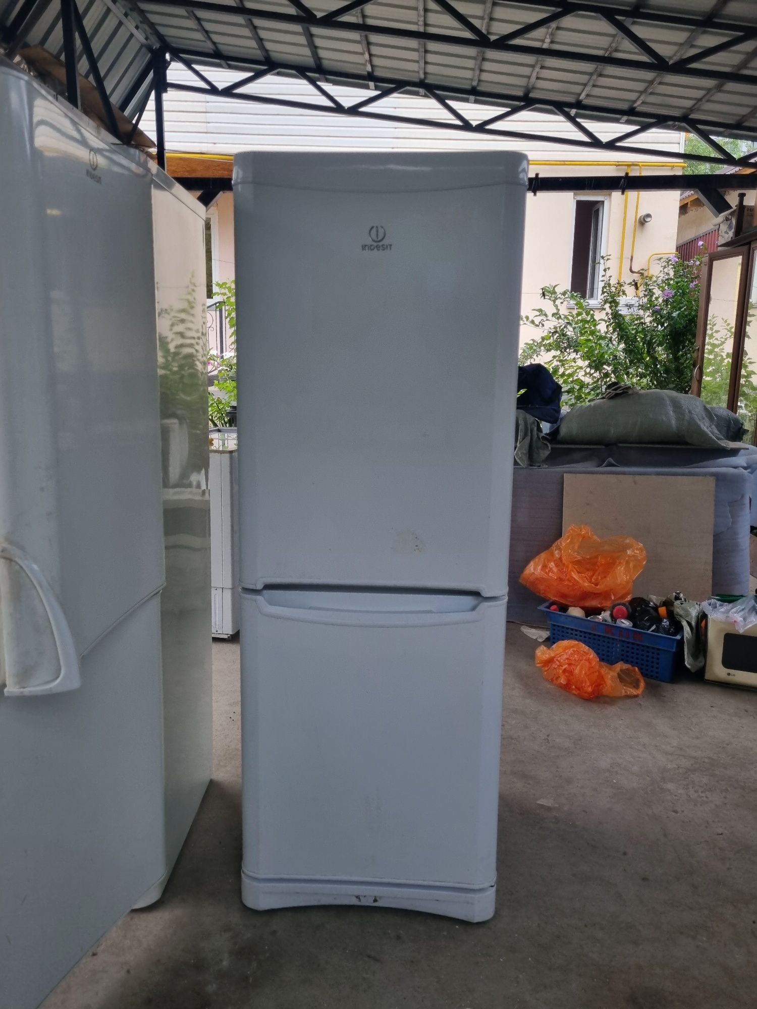 Холодильник INDESIT