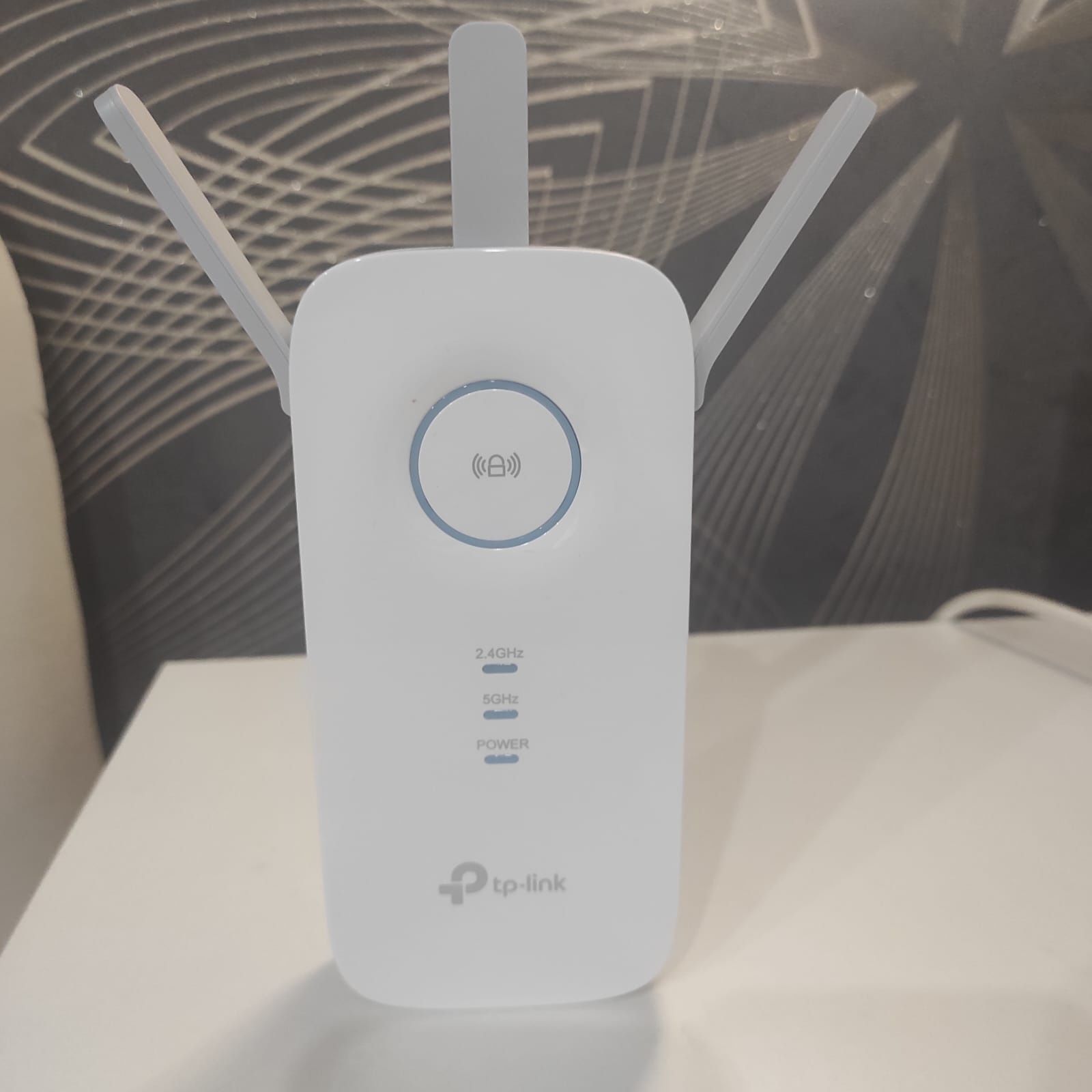 Универсальный усилитель беспроводного сигнала TP-Link АС1750 Dual Band