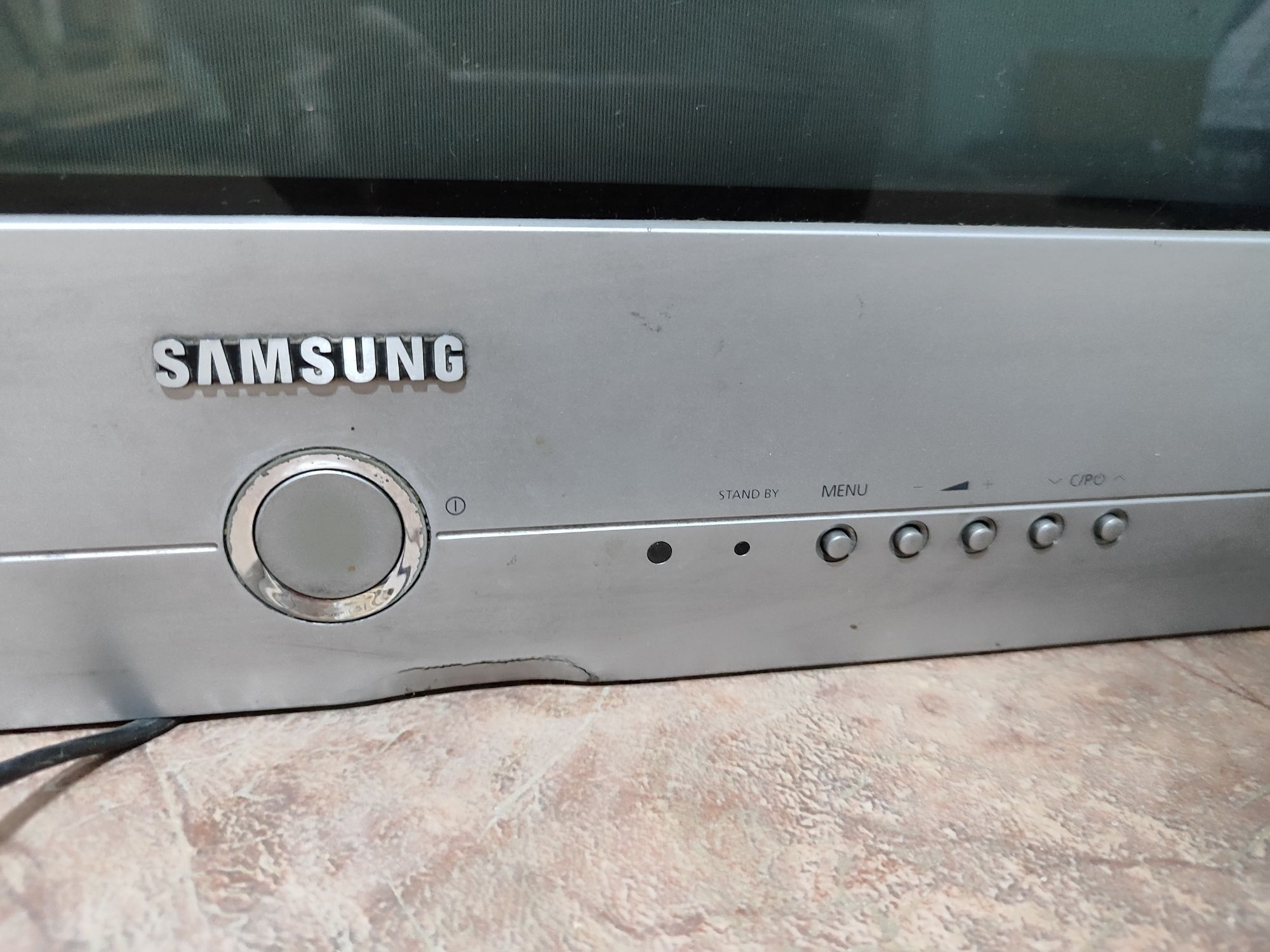 Цветной телевизор Samsung