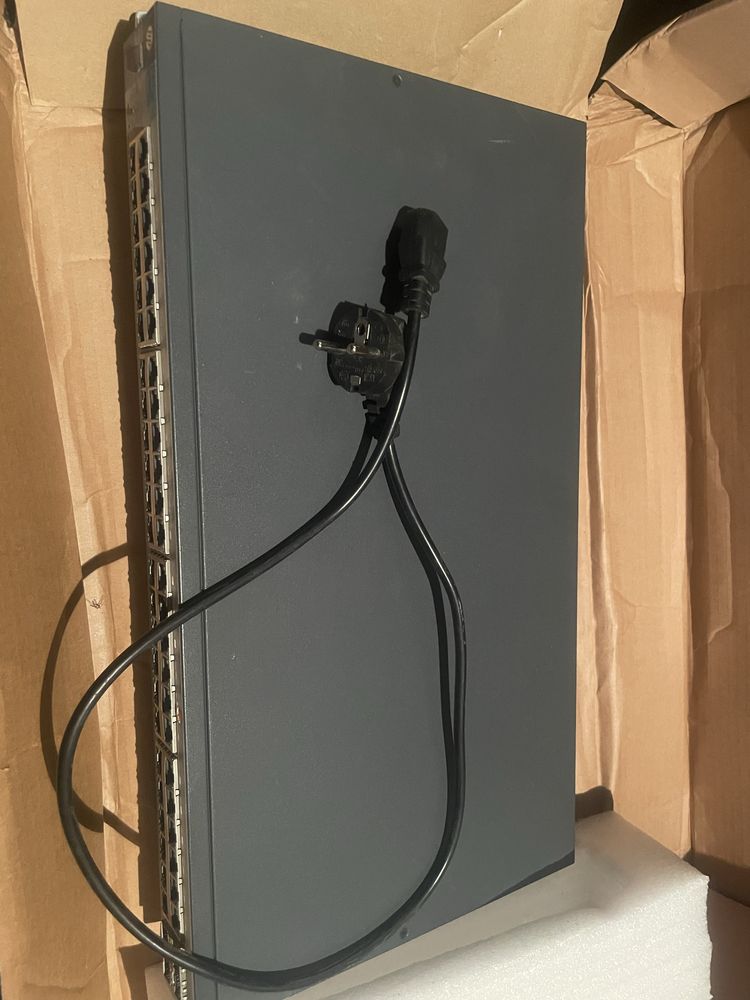 Коммутатор hp v1810-48g