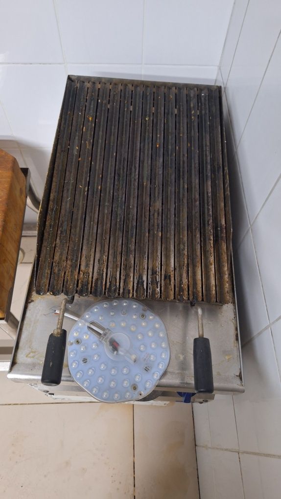 Продам газовы мангал для шашлыка и стейка.
