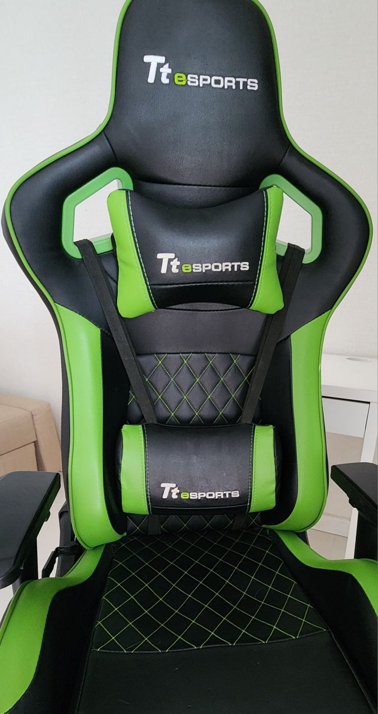 Игровое кресло Tt eSPORTS