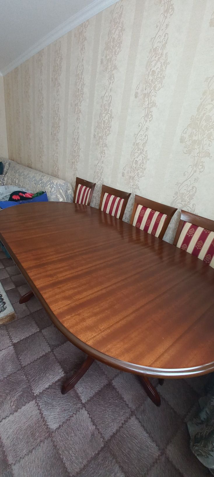 Продам стол из массива дуба