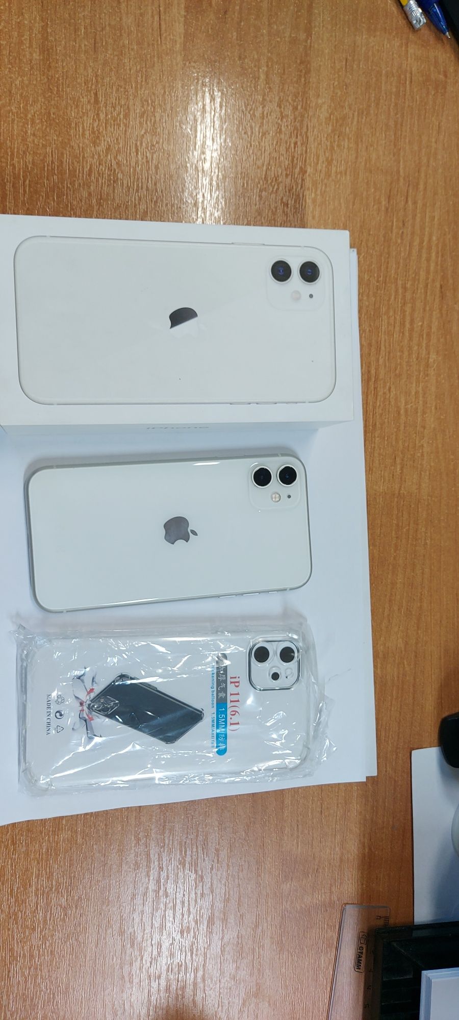 IPHONE 11 память 128 Гб