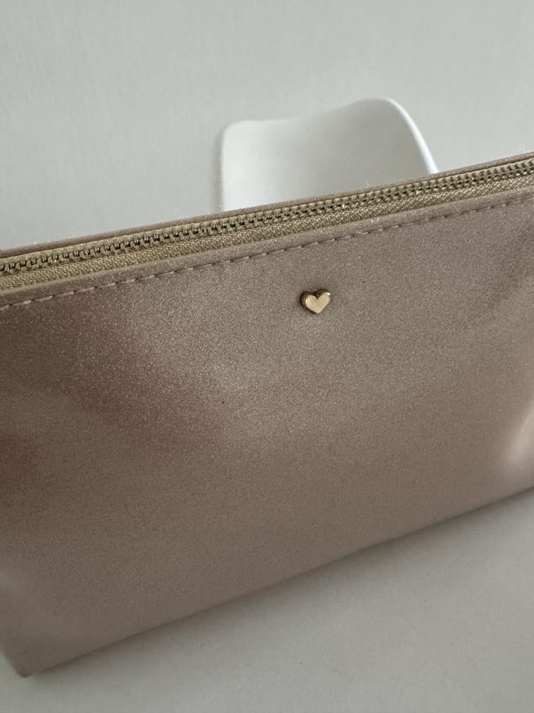 Косметички Mary Kay