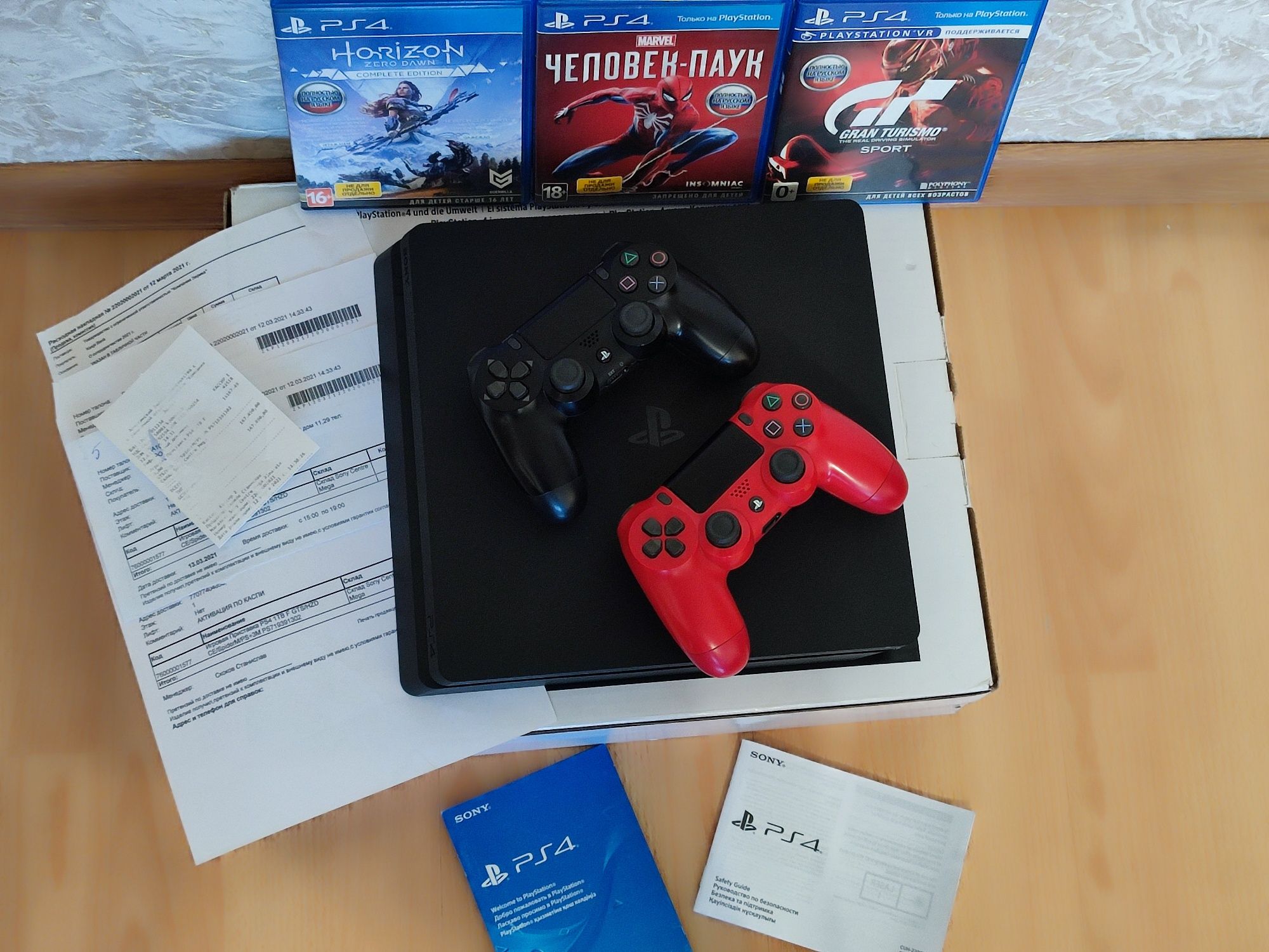 Продам playstation 4 slim