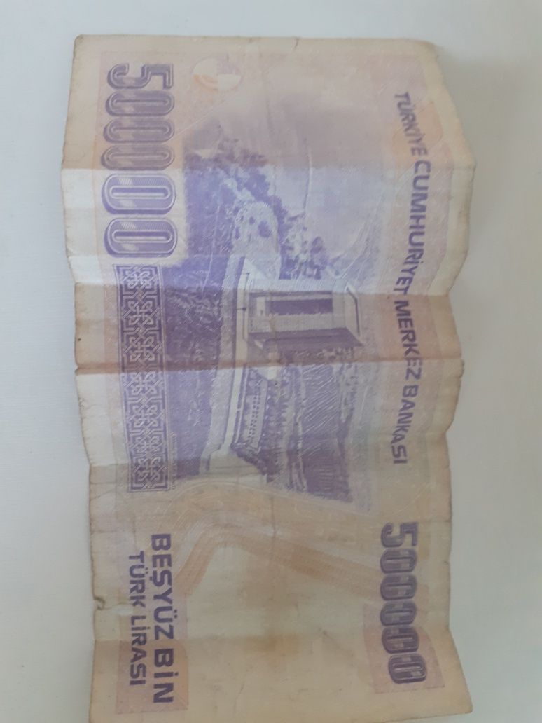Продам  Срочно купюру  5000тг