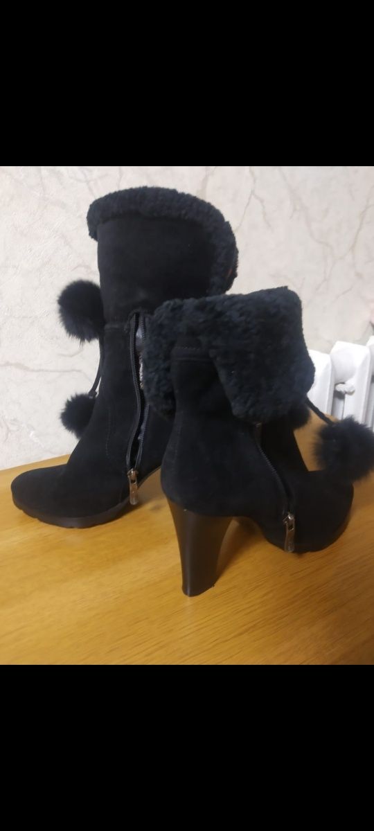 Продам женскую обувь