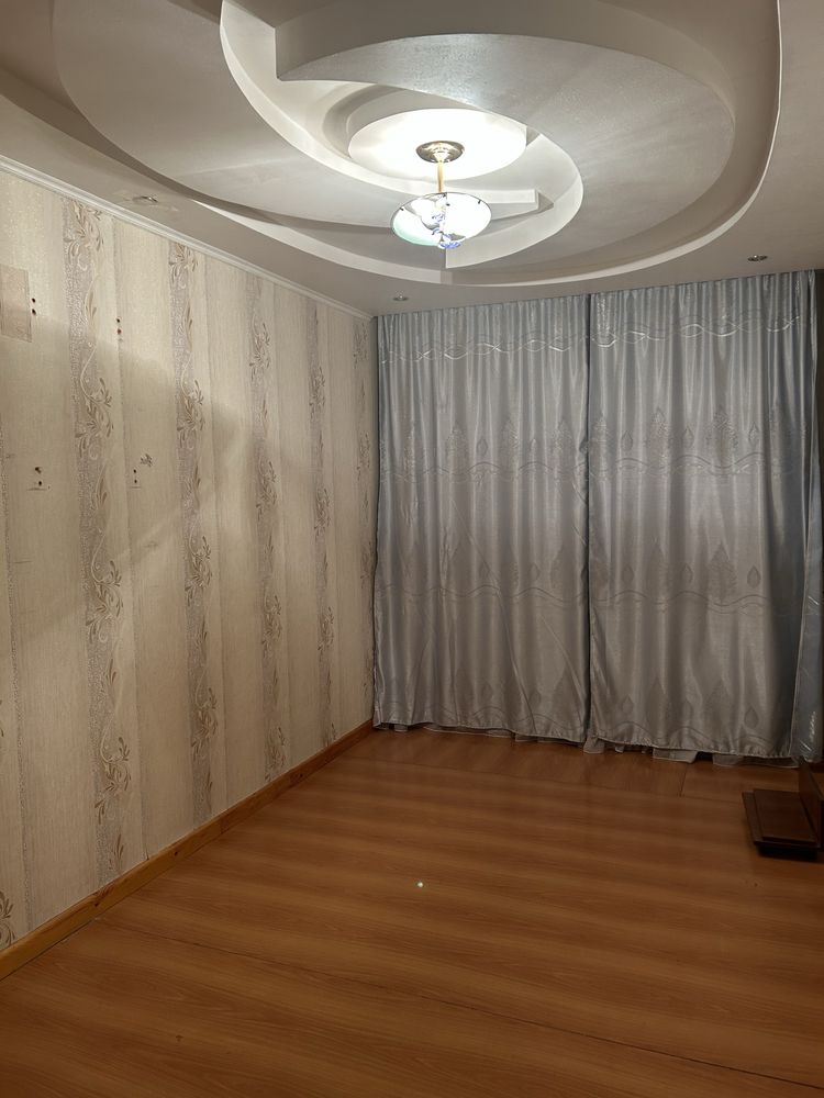 Продам 3-х комнатную кв , на 2 этаже в центре города.