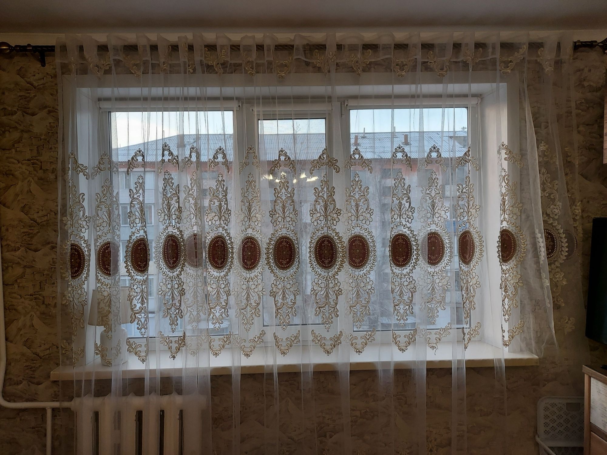 Продам  гардины 1-рядные кованые