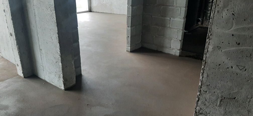 Стяжка пола,кровельные работы,полимерные полы,топинг,бетонные работы