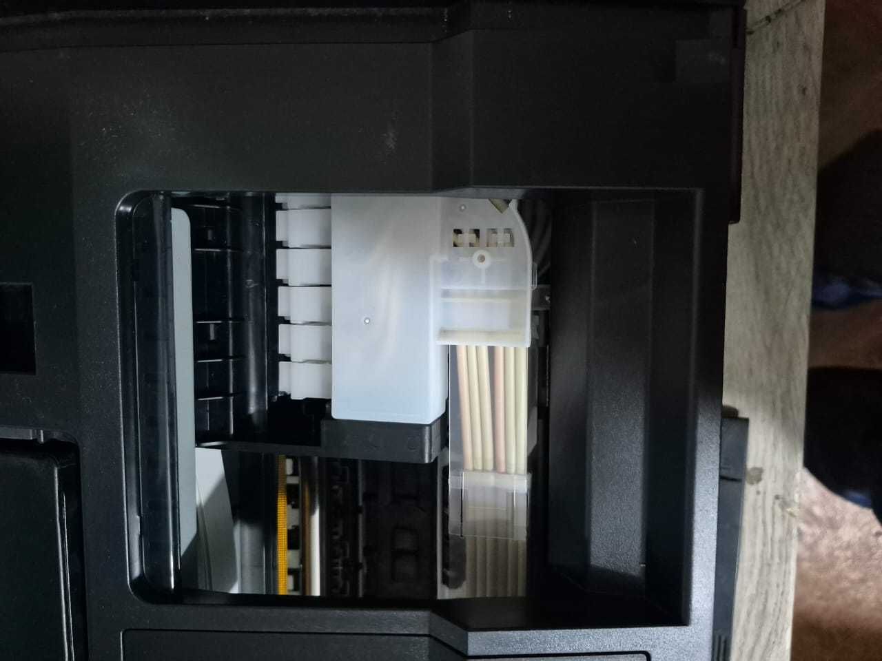 Продам принтер А3 Epson L1800 почти новый