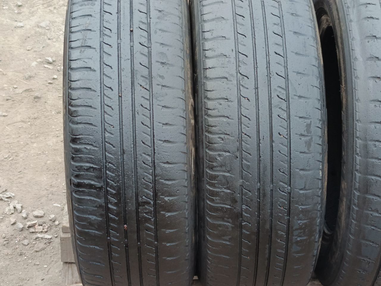 Шины безкамерки комплект 4 шт размер 185/65 R15