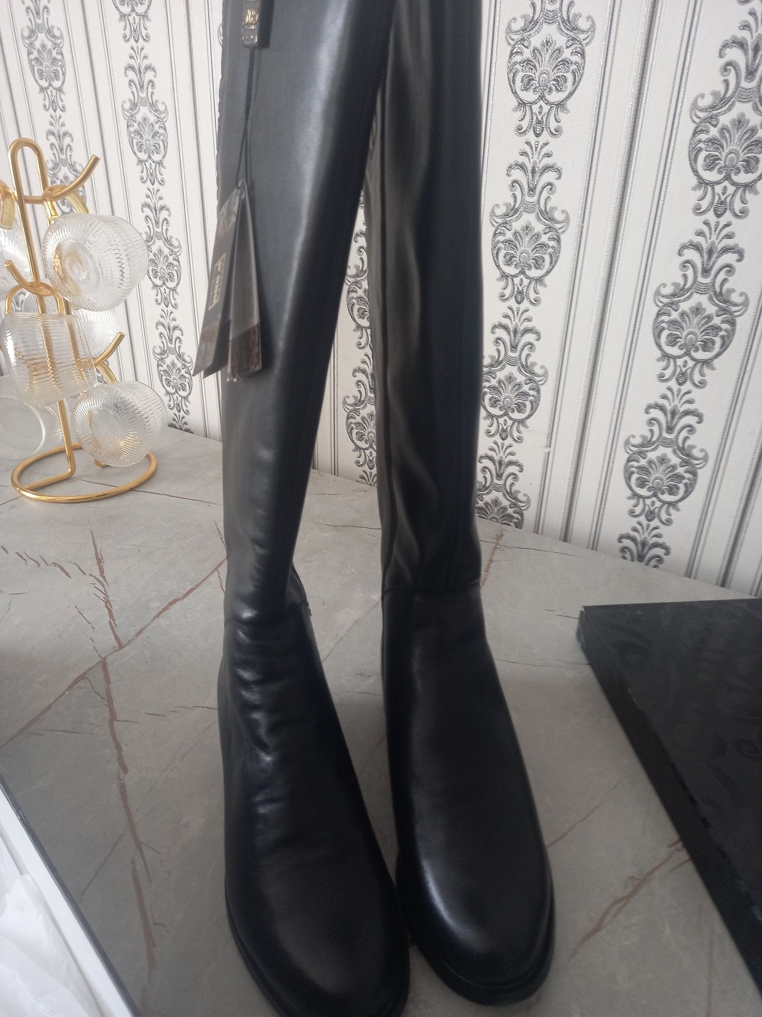 Продам  кожаный  сапоги зимние