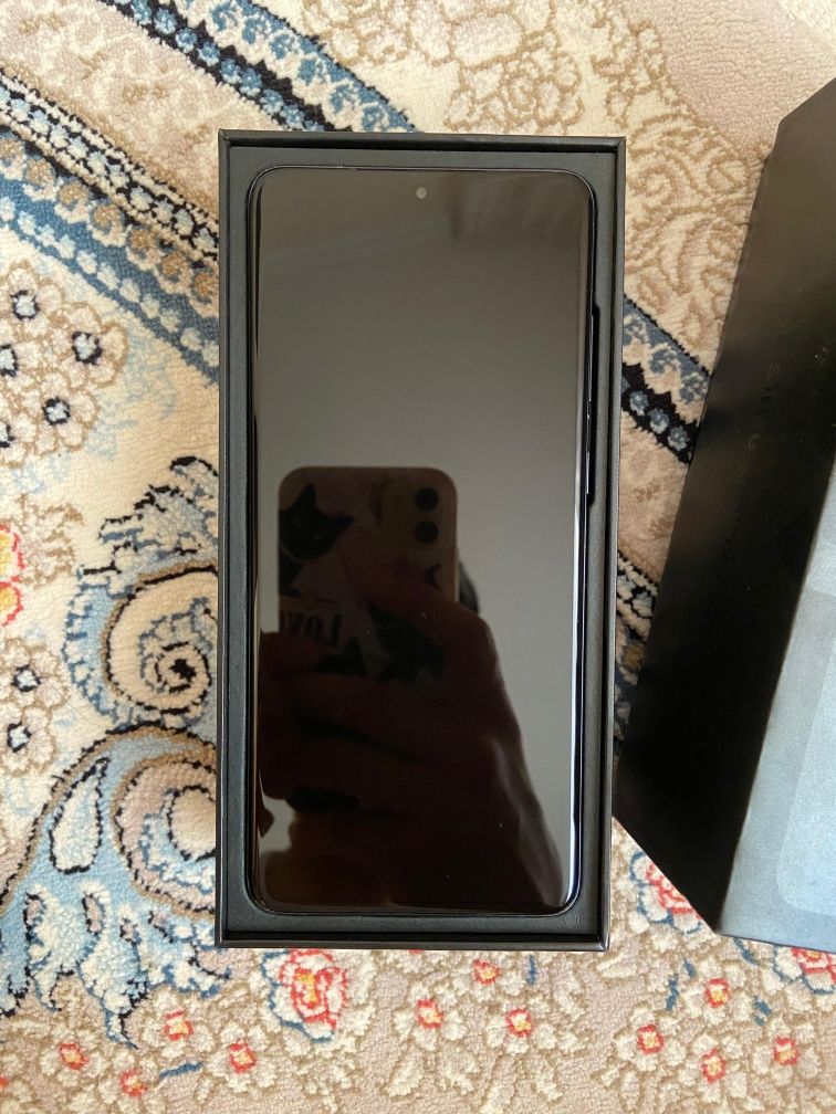 Samsung s20 plus+ в идеальном состоянии