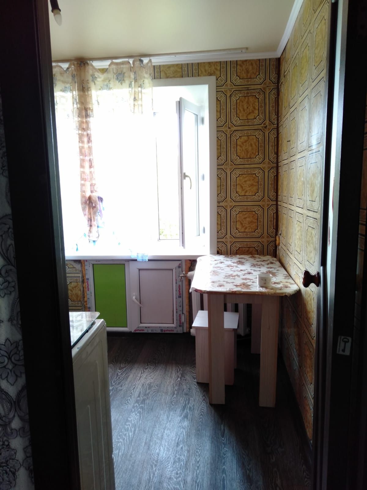 Продам двухкомнатную квартиру по Б. Независимости 15.