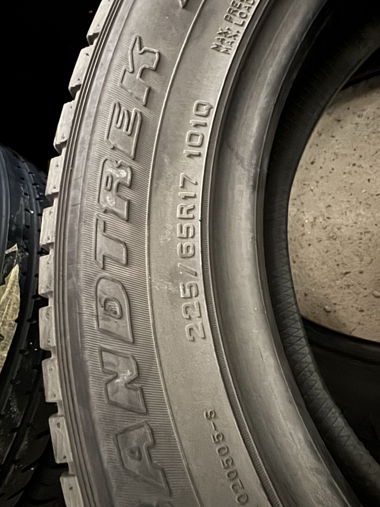 Продам шины 225/65 R17