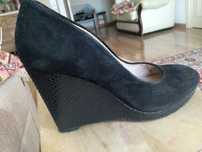 Туфли новые, фирма Clarks, натуральная замша, 38 р., удобный каблук
