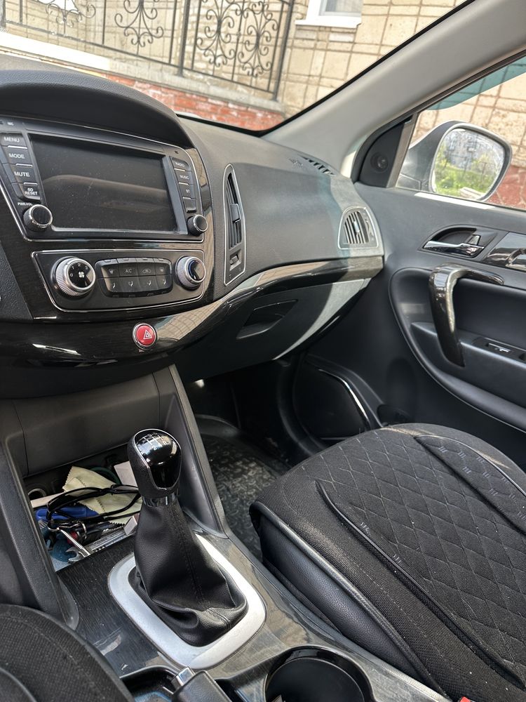 Продам автомобиль Jak S5
