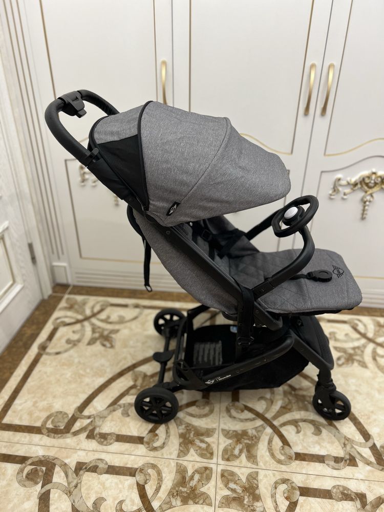 Продам коляску Easywalker Jackey Buggy Snap by MINI Soho Grey
