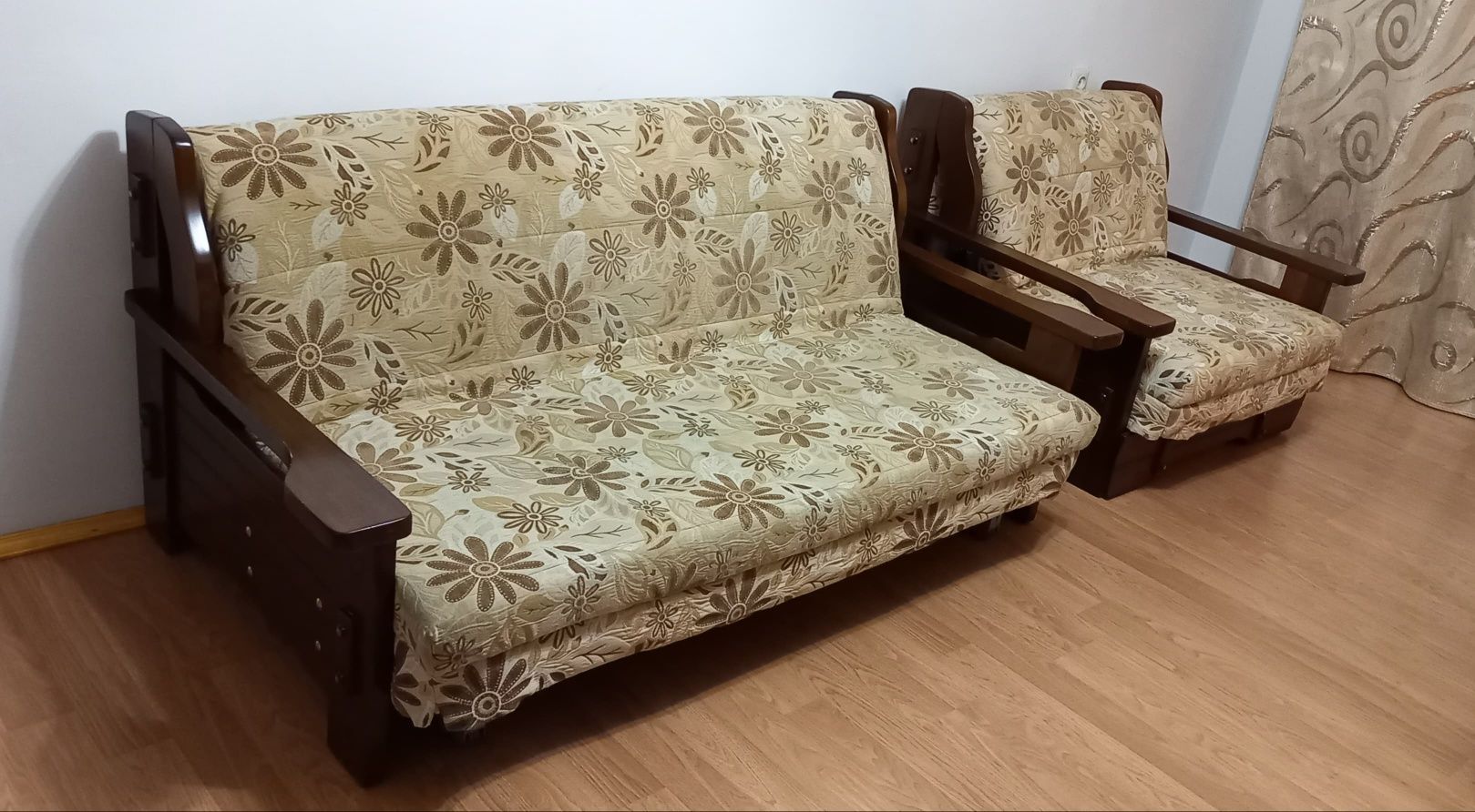 Продаётся диван и кресло