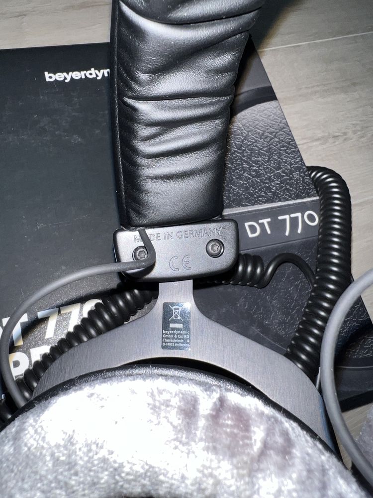 Продам новые наушники Beyerdynamic DT 770 PRO (250ом)