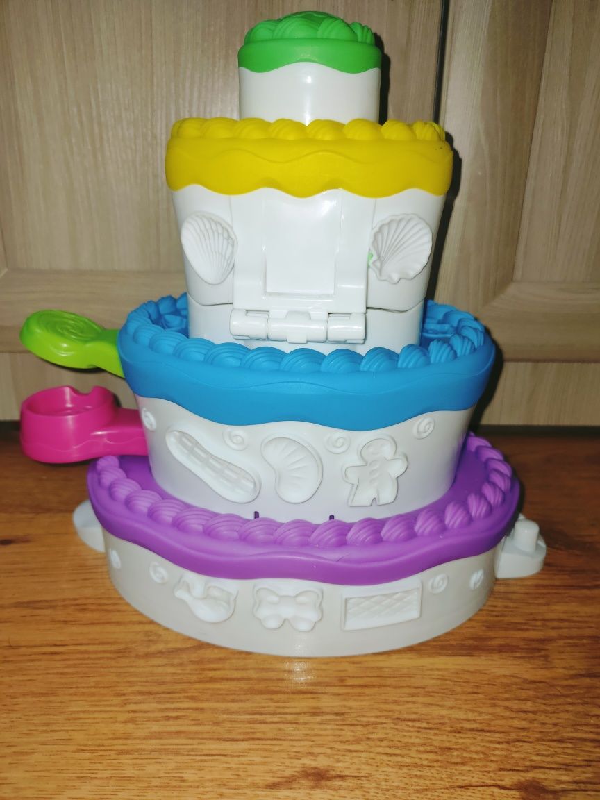 Срочно Hasbro набор "Праздничный торт Play-Doh" 5000