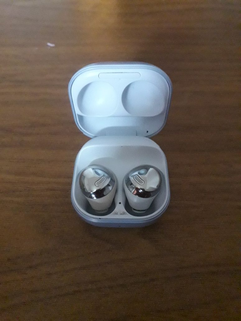 Redmi Buds 6 Play и Galaxy Buds Pro (2060)