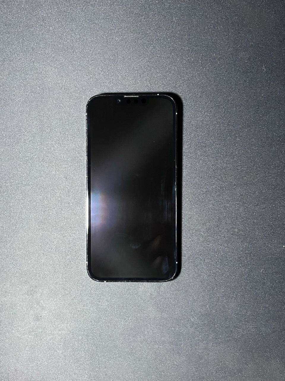 Продам iPhone 13