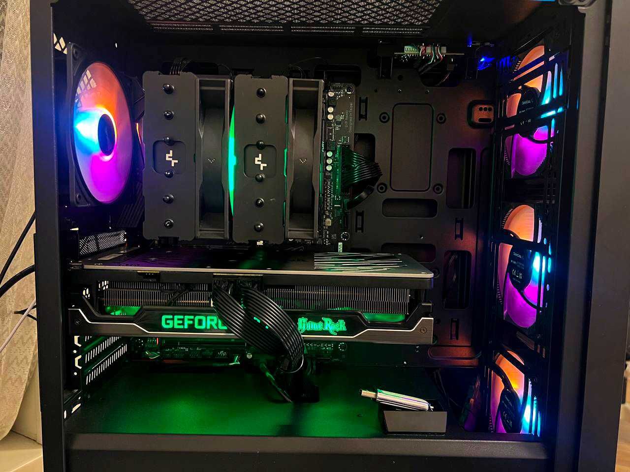 Продаю мощный игровой Компьютер  Ryzen 7 5800X3D  3070 Ti GAMEROCK