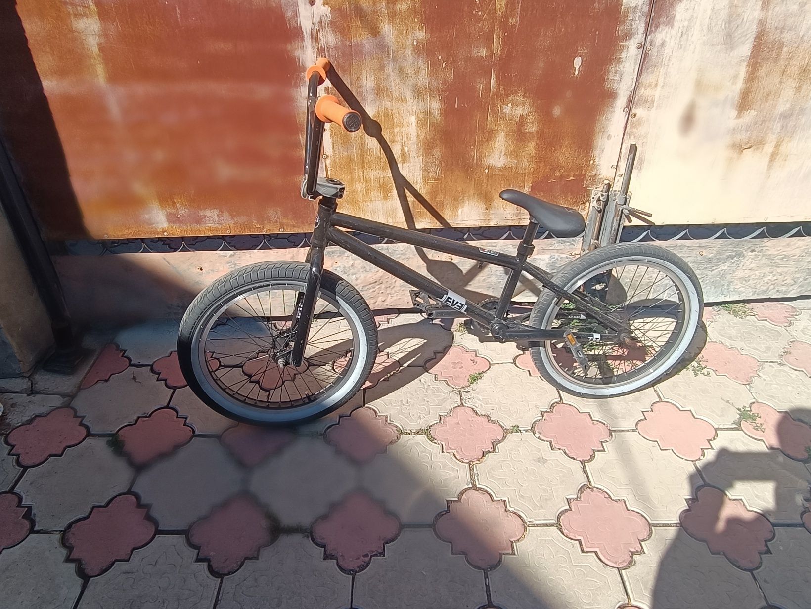 Трюковой велосипед LevelTT
