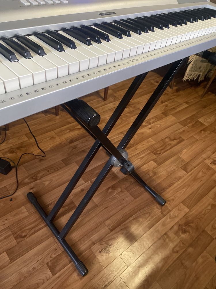 Синтезатор Yamaha DGX 230