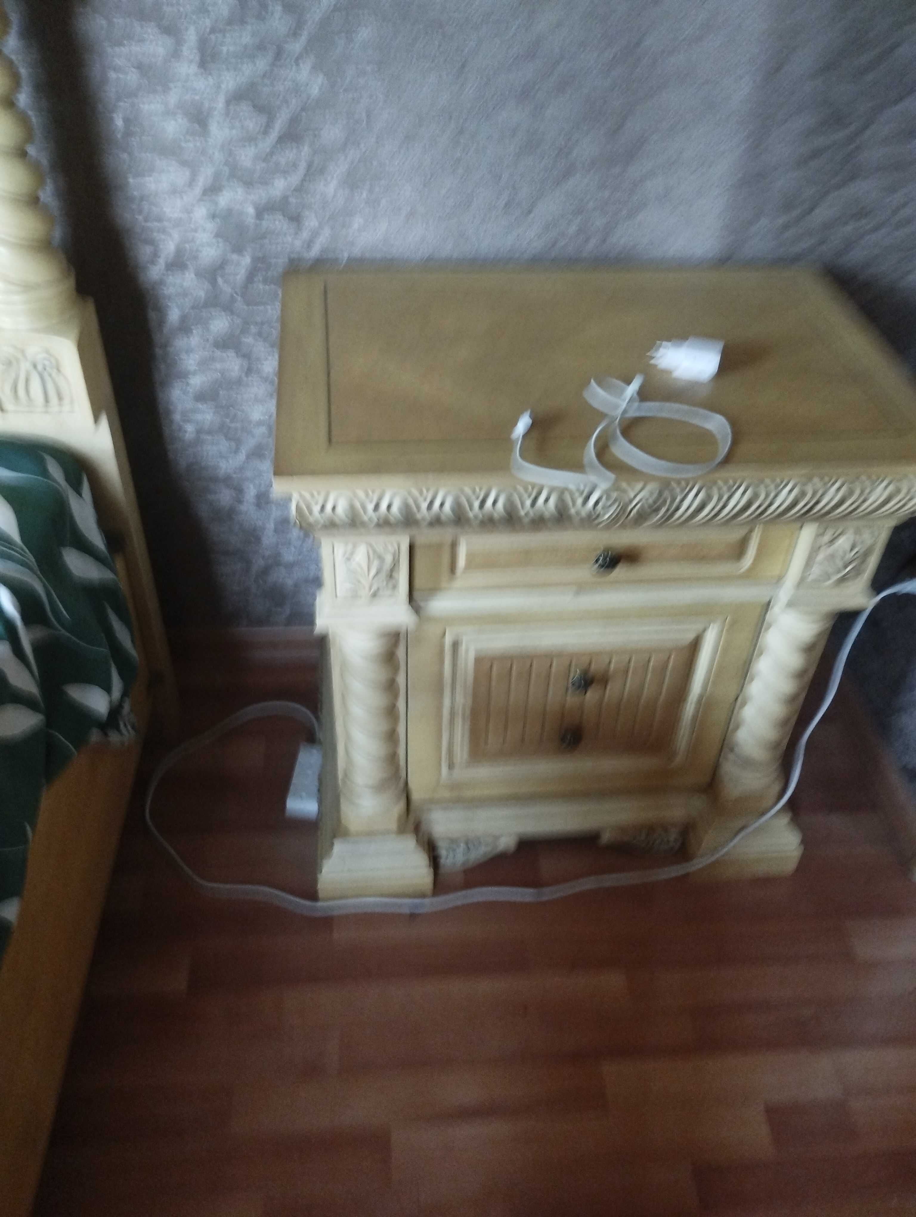 Продам спальный гарнитур