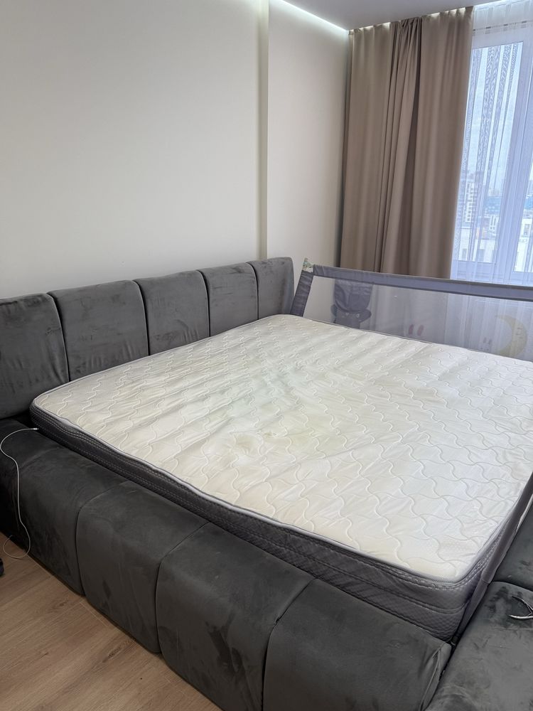 Срочно продам кровать 200/200