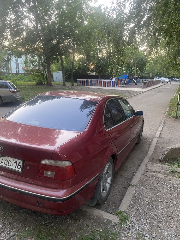 Продам бмв е39 срочо