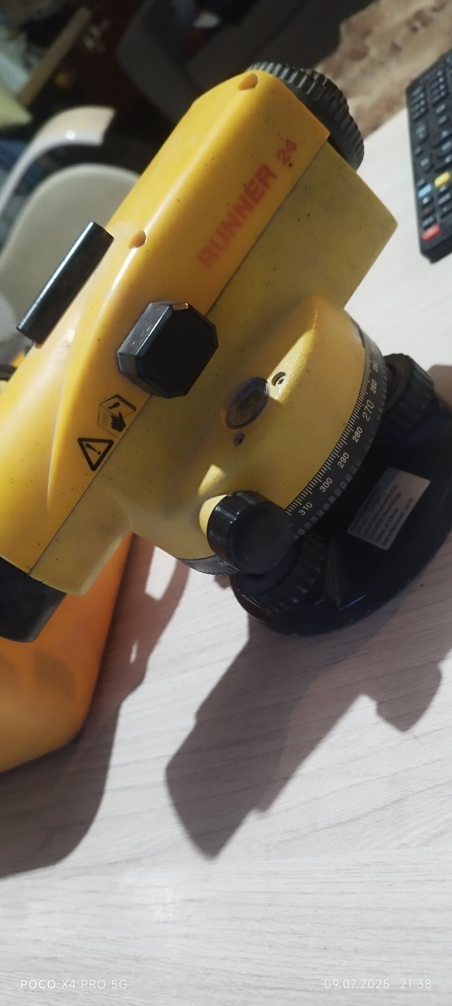 Продам нивелир leica