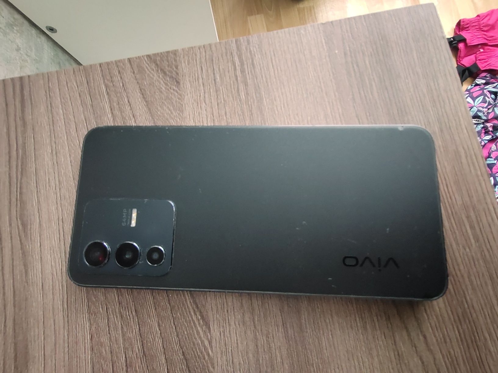 Vivo23  128 GB. Наушники от них новые