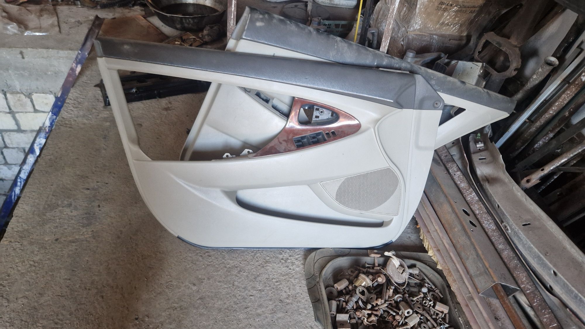 Toyota camry 40 обшивка дверей