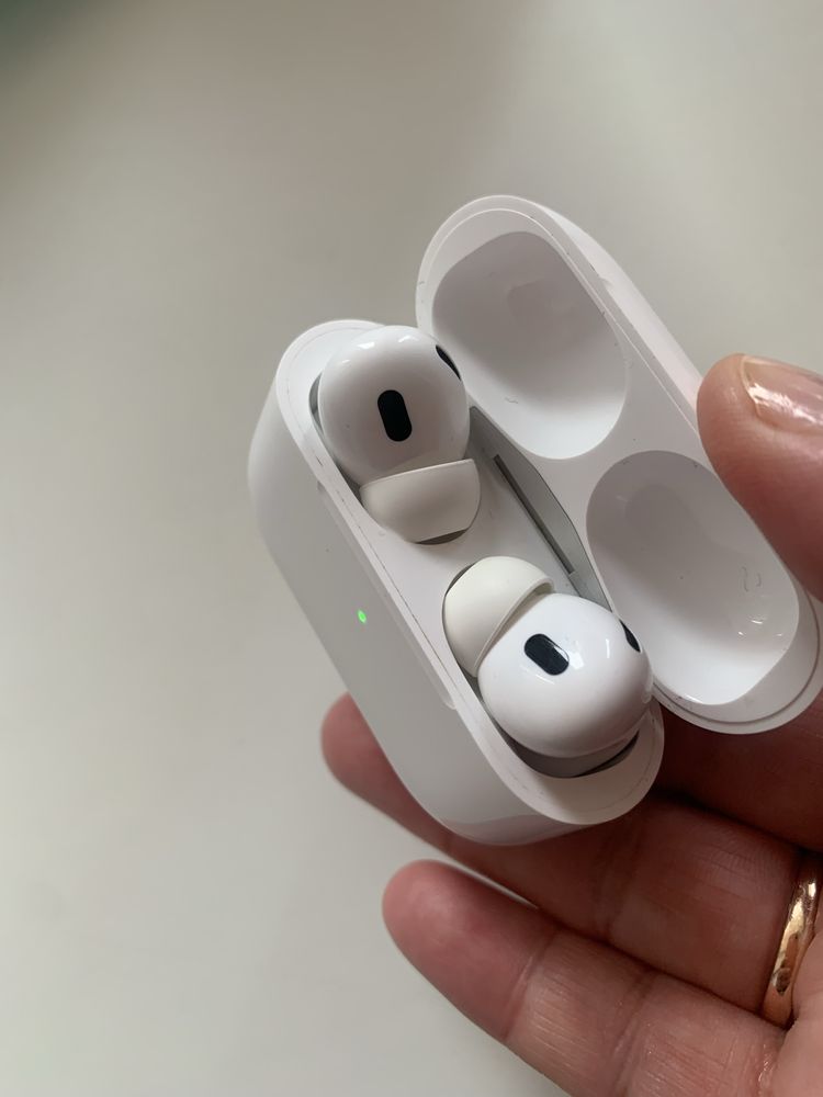 Airpods оригинал